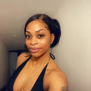 Meet your Posher, Karima